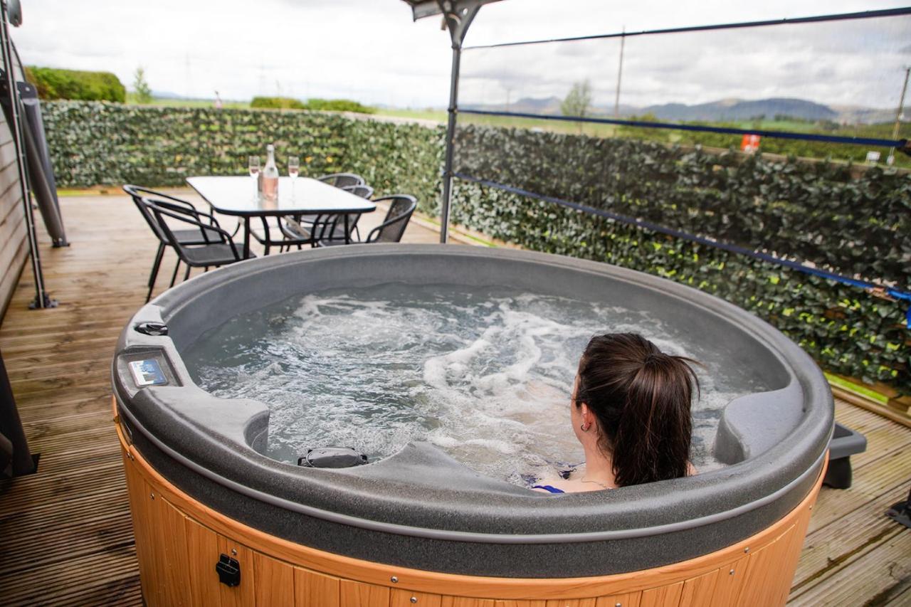 Luxury Glamping Anthropod-Ben Cleugh-With Hot Tub Hotel Clackmannan Exterior foto